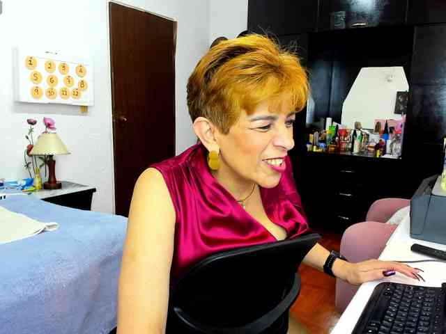 AngelinaStone65 webcam