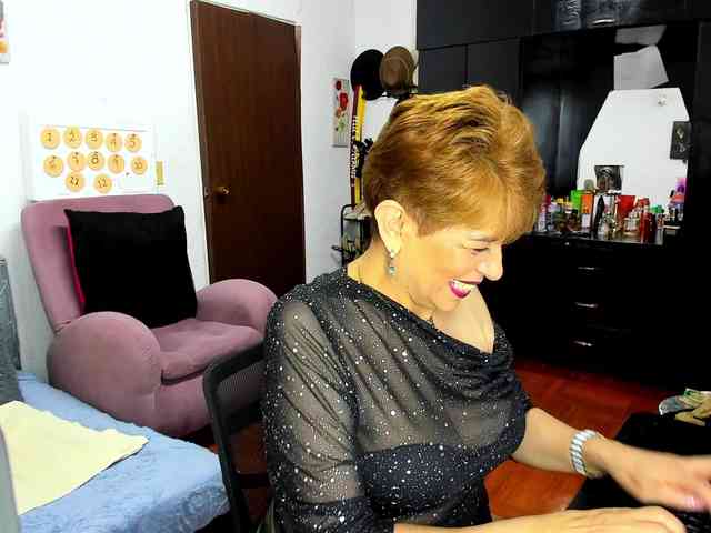 Modelo: AngelinaStone65