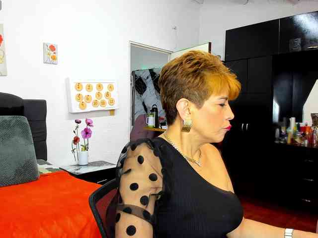 AngelinaStone65 webcam