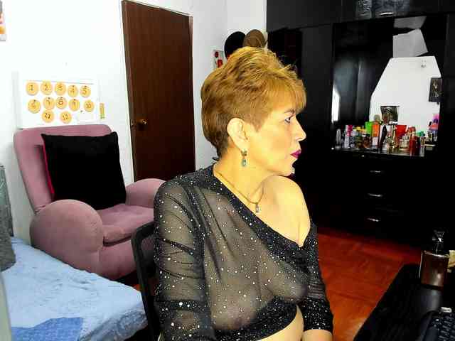 AngelinaStone65 webcam