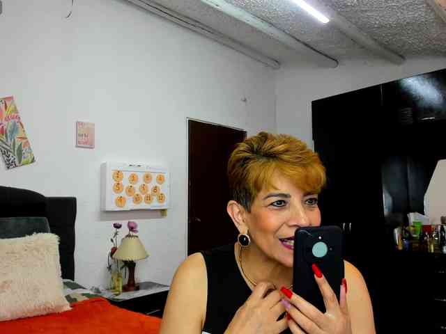 AngelinaStone65 webcam