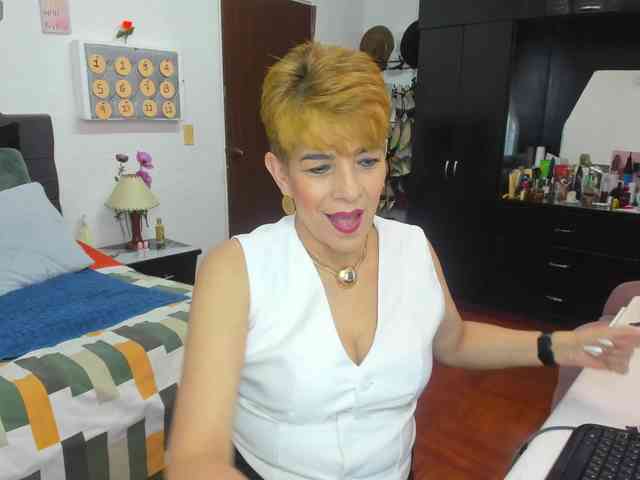AngelinaStone65 webcam