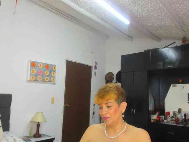 AngelinaStone65