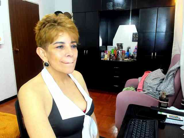 AngelinaStone65