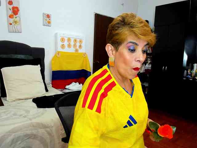 AngelinaStone65 webcam
