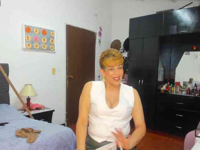 AngelinaStone65 webcam