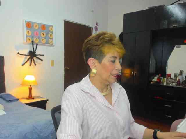 AngelinaStone65 webcam