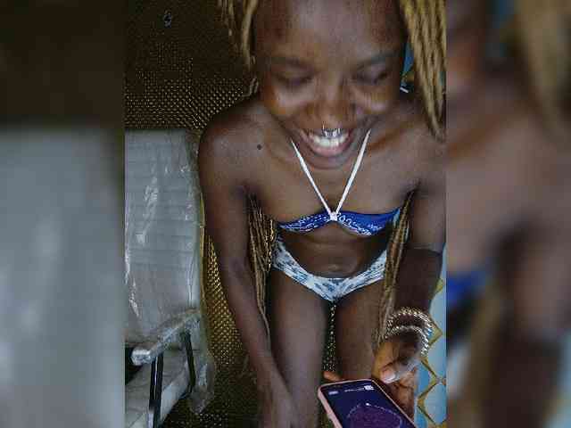 SexyNikia webcam