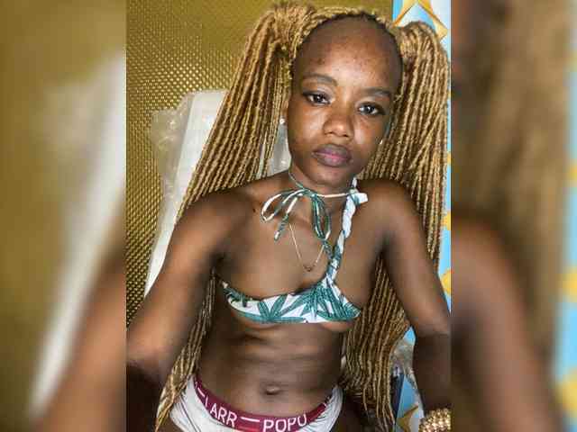 SexyNikia webcam