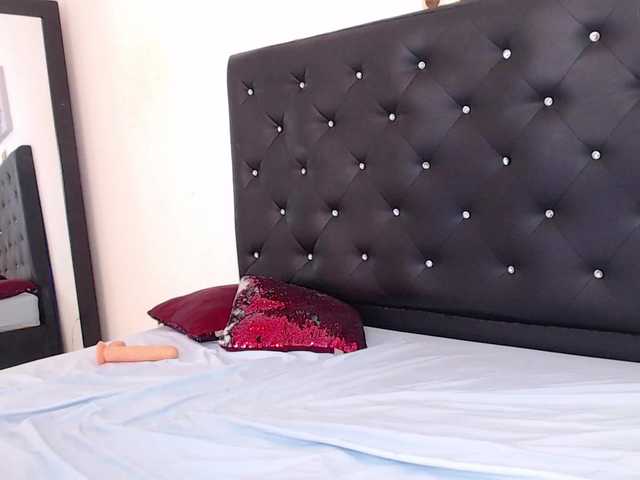 crystaleve's BongaCams show and profile