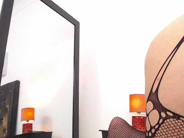 crystaleve live cam on BongaCams