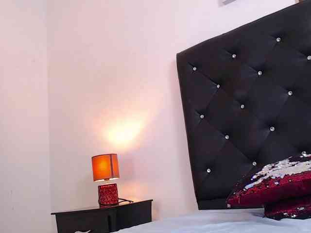 Модель: crystaleve