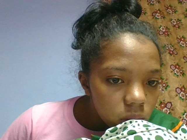 rosah1a live cam on BongaCams