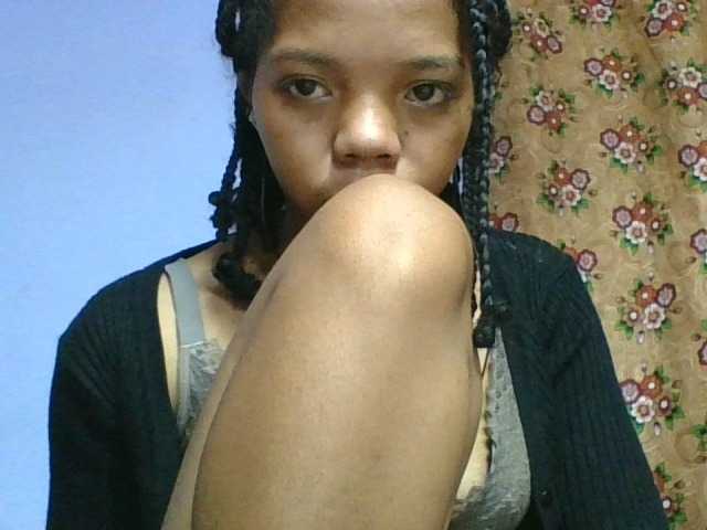 rosah1a live cam on BongaCams
