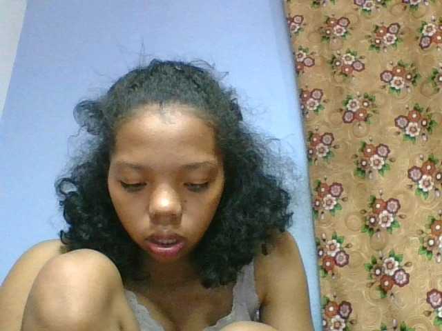 rosah1a live cam on BongaCams