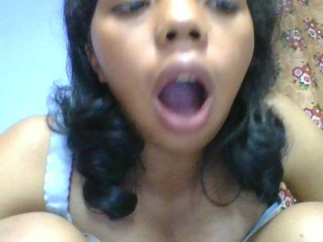 rosah1a live cam on BongaCams
