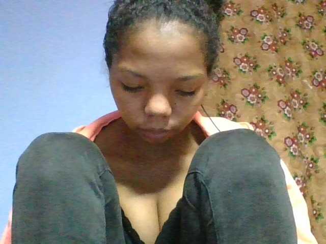 rosah1a live cam on BongaCams