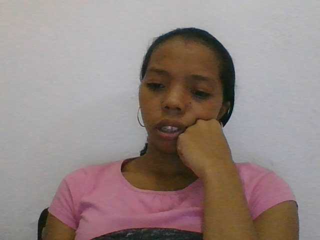 rosah1a live cam on BongaCams