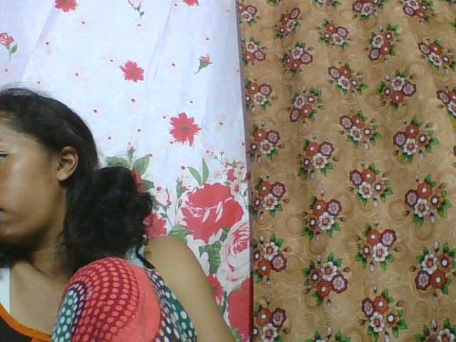 rosah1a live cam on BongaCams