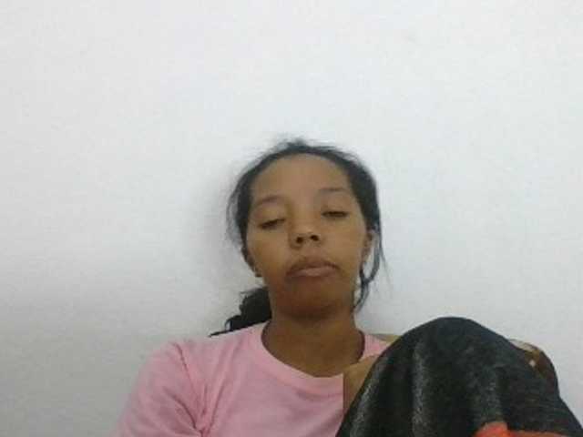 rosah1a live cam on BongaCams