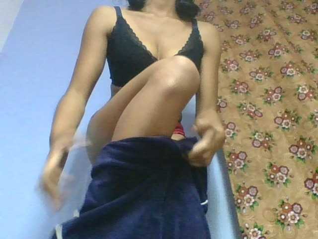 rosah1a live cam on BongaCams
