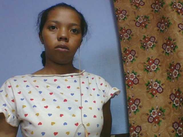 rosah1a live cam on BongaCams
