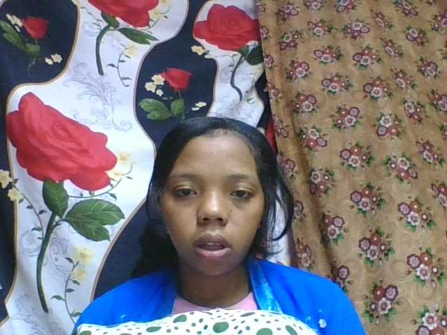 rosah1a live cam on BongaCams