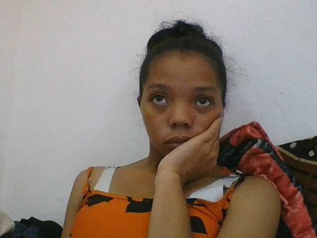 rosah1a live cam on BongaCams