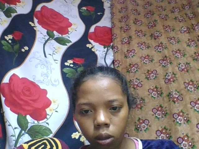 rosah1a live cam on BongaCams