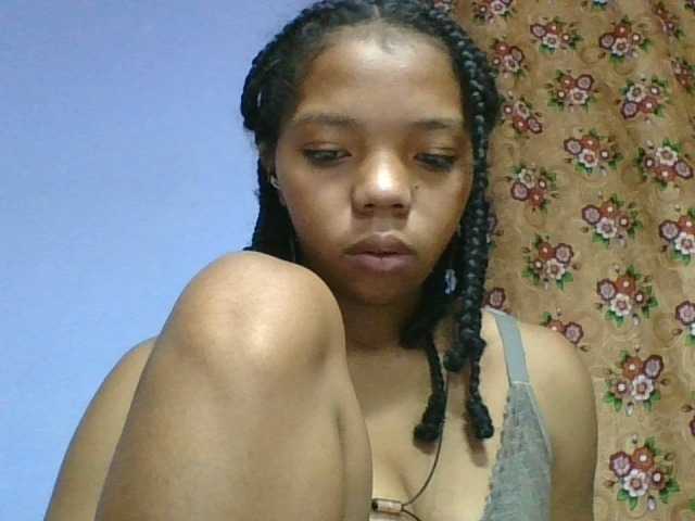 rosah1a live cam on BongaCams