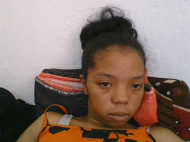 rosah1a live cam on BongaCams