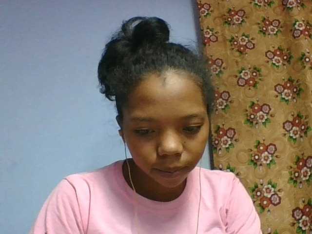 rosah1a live cam on BongaCams