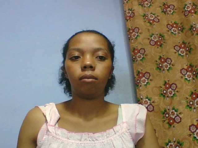 rosah1a live cam on BongaCams