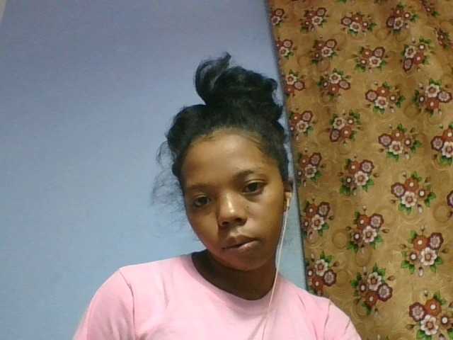 rosah1a live cam on BongaCams