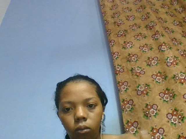 rosah1a live cam on BongaCams