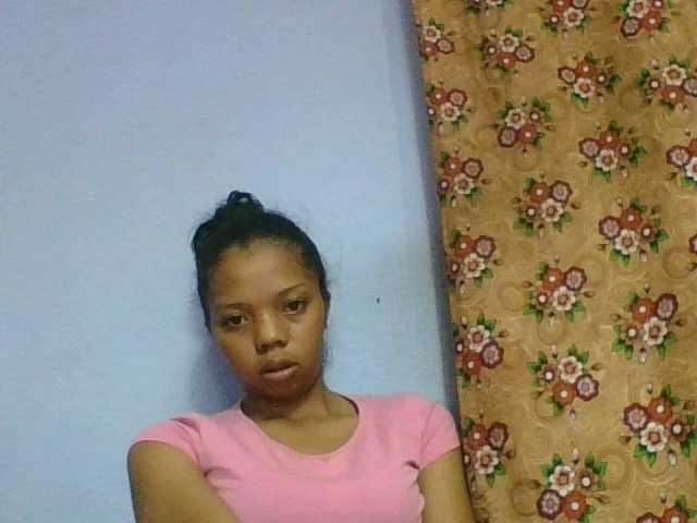 rosah1a live cam on BongaCams