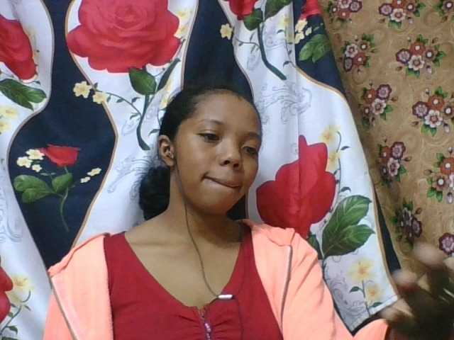 rosah1a live cam on BongaCams
