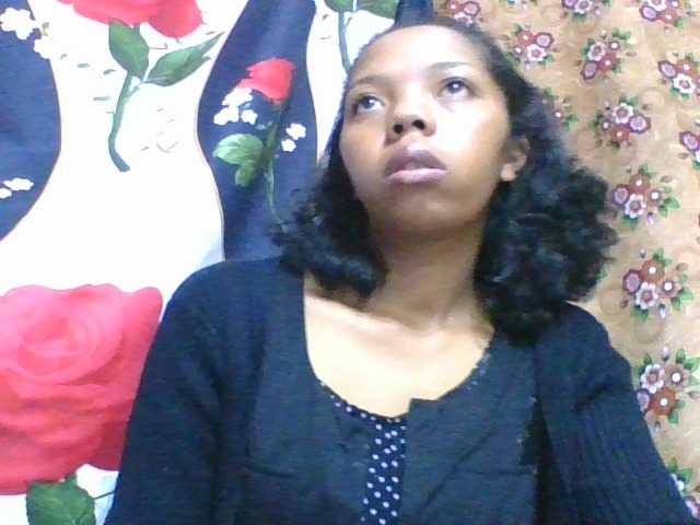 rosah1a live cam on BongaCams