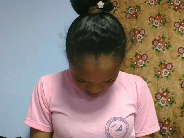 rosah1a live cam on BongaCams