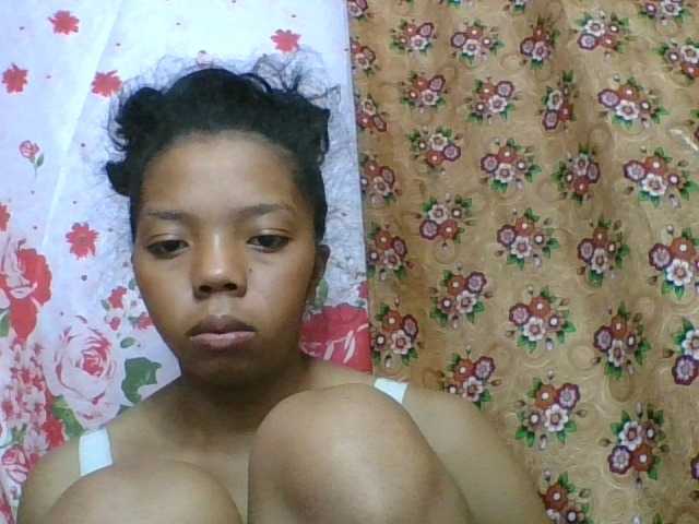 rosah1a live cam on BongaCams