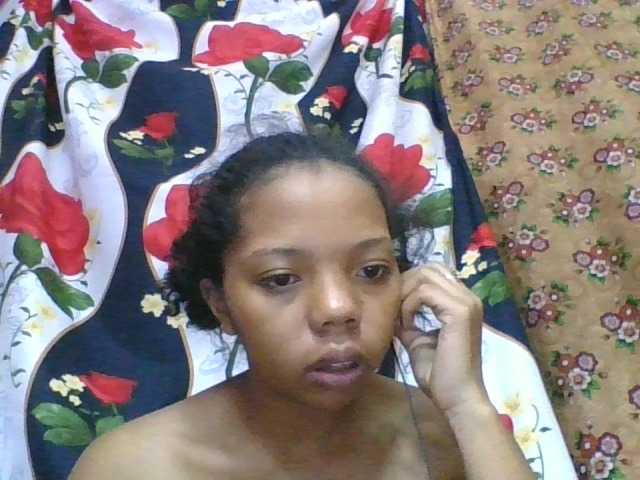 rosah1a live cam on BongaCams
