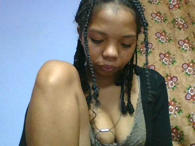 rosah1a live cam on BongaCams