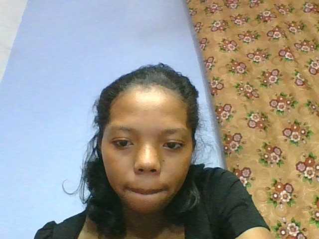 rosah1a live cam on BongaCams