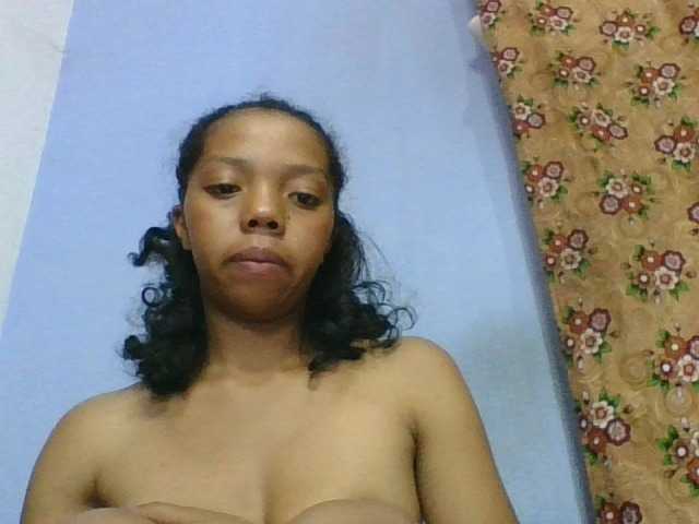 rosah1a live cam on BongaCams