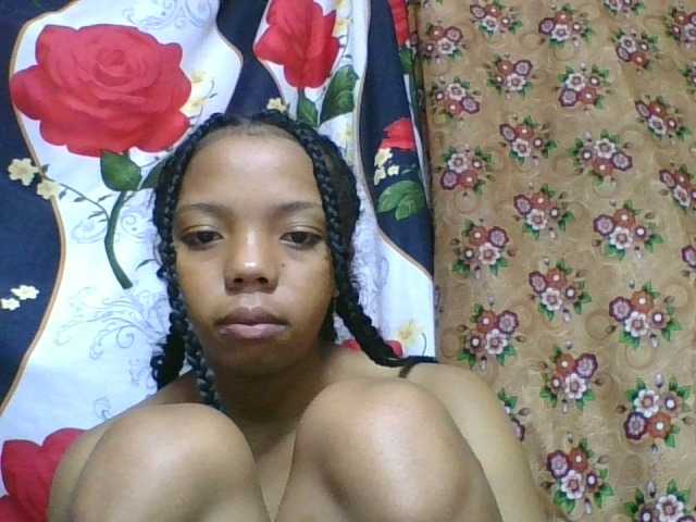 rosah1a live cam on BongaCams