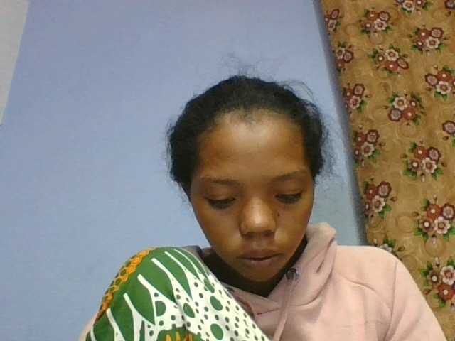 rosah1a live cam on BongaCams