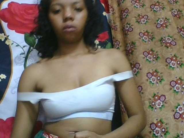 rosah1a live cam on BongaCams