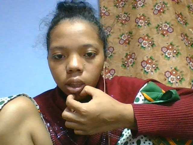 rosah1a live cam on BongaCams