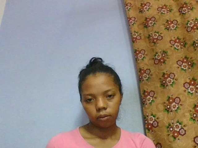 rosah1a live cam on BongaCams