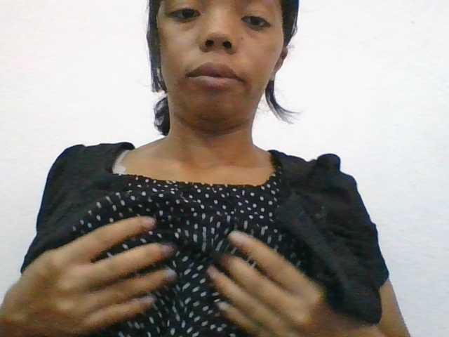 rosah1a live cam on BongaCams